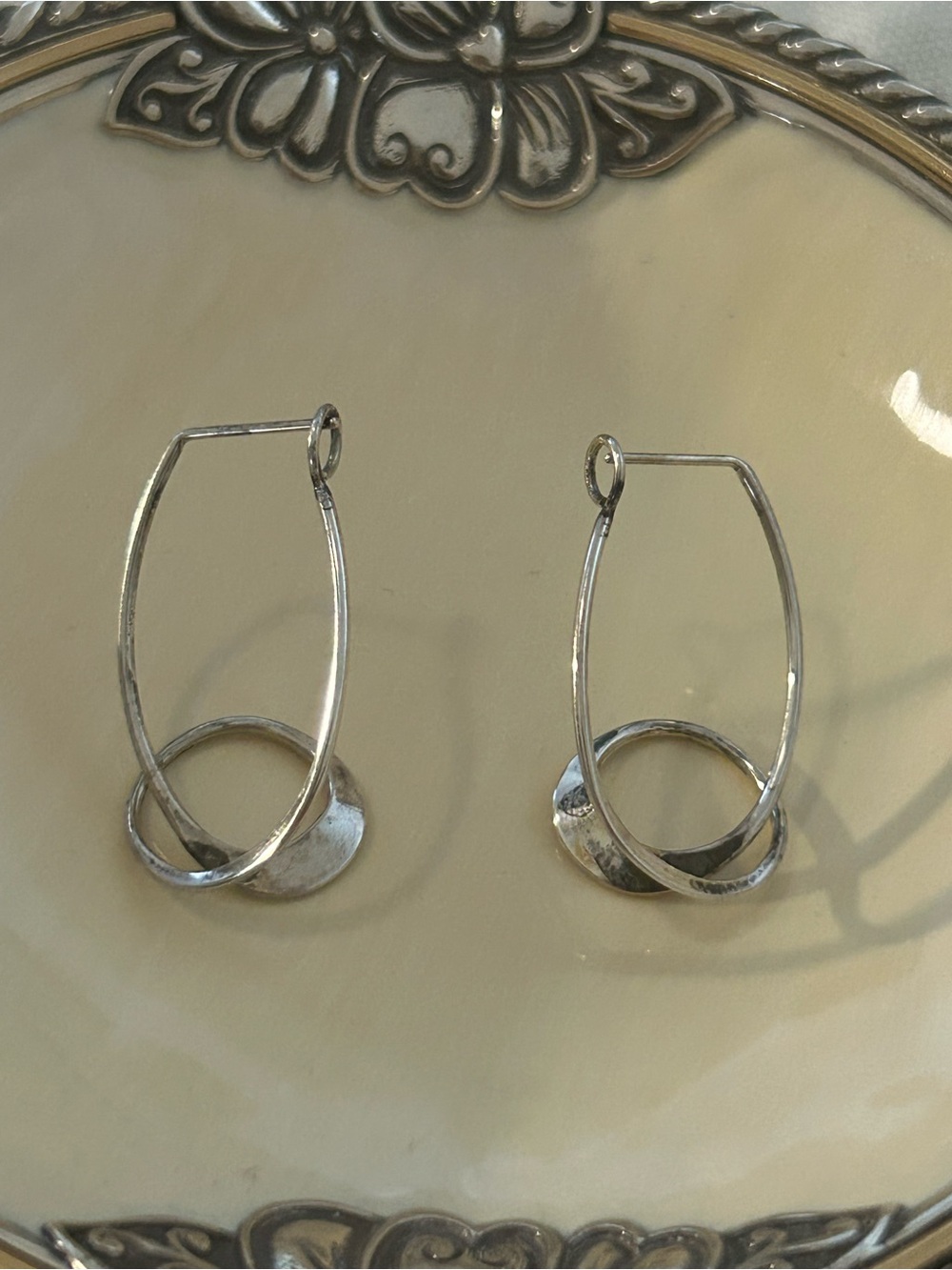 Ed Levin Sterling Silver Modernist Twist Hoop Earrings - Picture 2 of 3